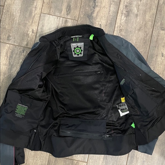 Women's Black and Pink Performance Motorcycle Jacket - Picture 4 of 6